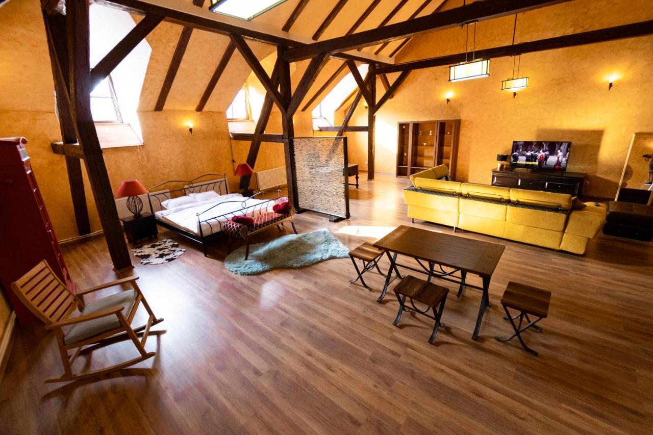 The Attic - Large Open-Space In The Old Town Of Brasov, Minutes Away From The Black Church Exteriér fotografie